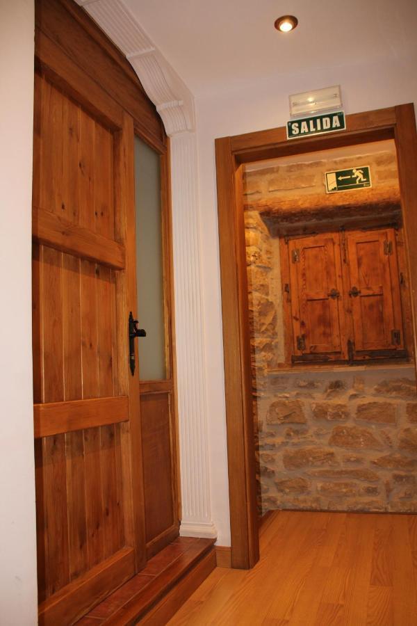 Hospedaje Nuestra Senora De Ujue Tafalla Buitenkant foto