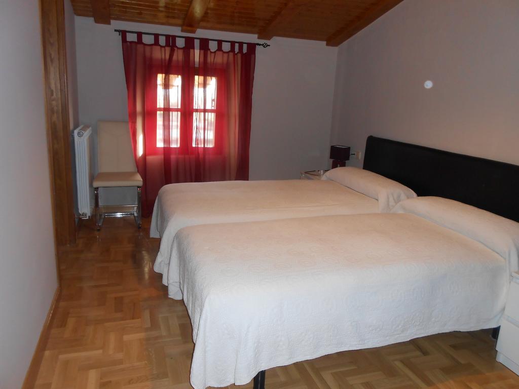 Hospedaje Nuestra Senora De Ujue Tafalla Kamer foto